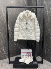 MONCLER 25S JACKET IN WHITE 051